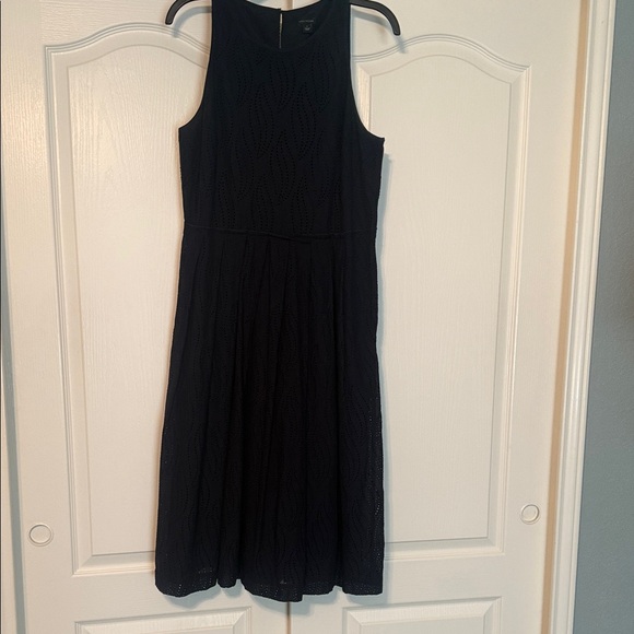 Elegant Navy Sleeveless Dress - Picture 1 of 5